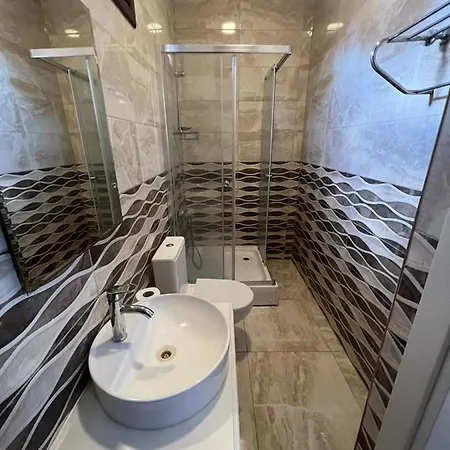 Nagas & Restaurant At Historical Part Of ניקוסיה