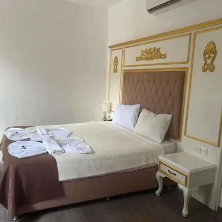 Nagas & Restaurant At Historical Part Of ניקוסיה