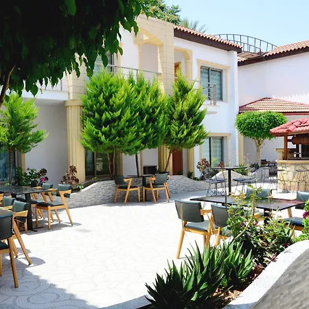 Nagas & Restaurant At Historical Part Of Nicosia