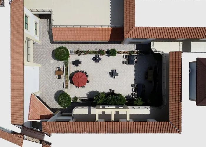 Nagas & Restaurant At Historical Part Of Hotel Nicosia